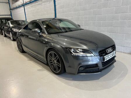 AUDI TT 2.0 TDI Black Edition