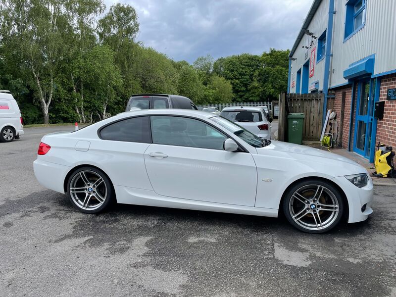 BMW 3 SERIES