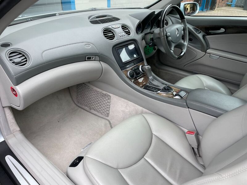 MERCEDES-BENZ SL