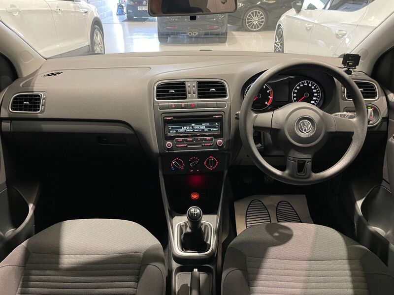 VOLKSWAGEN POLO