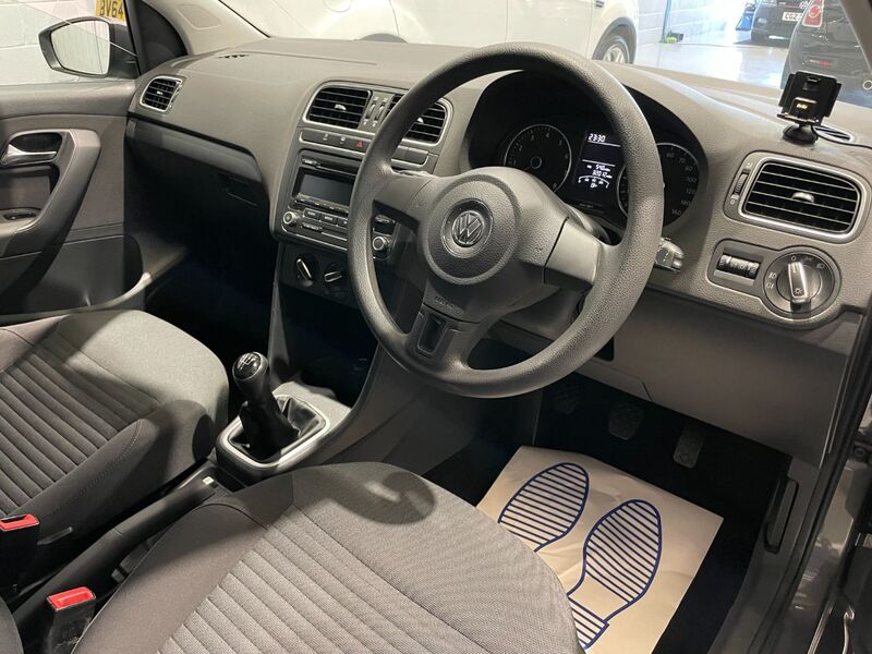 VOLKSWAGEN POLO