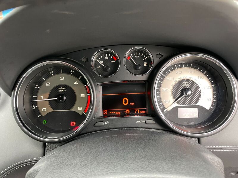 PEUGEOT RCZ