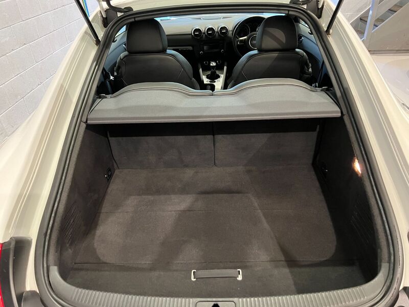 AUDI TT