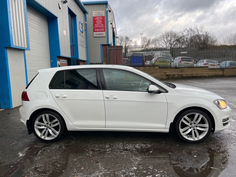 VOLKSWAGEN GOLF
