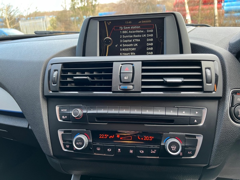 BMW 1 SERIES