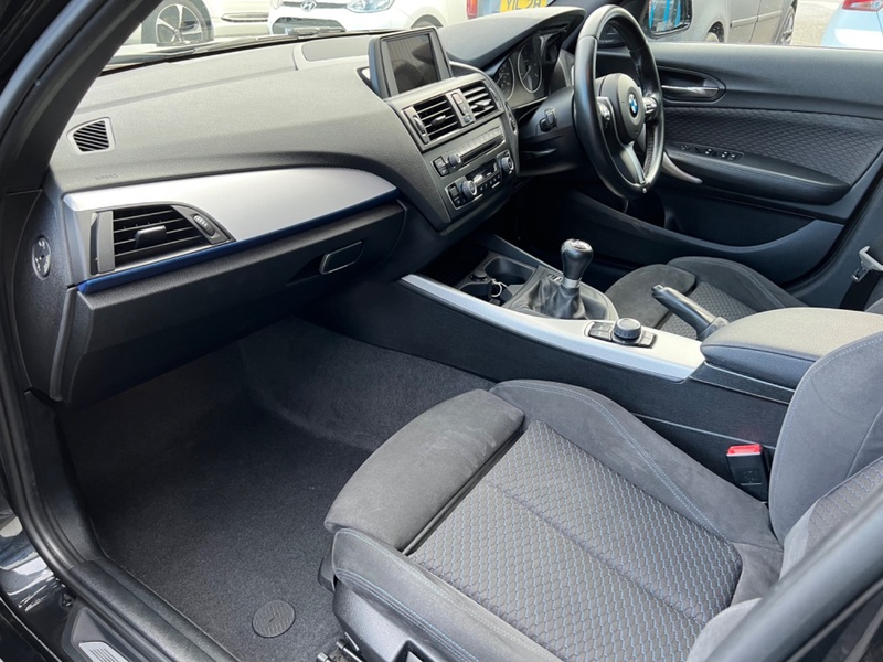 BMW 1 SERIES