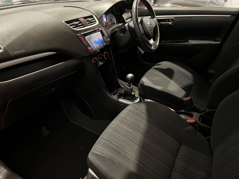 SUZUKI SWIFT